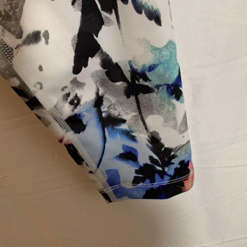Nike White Multi-Colour Floral Leggings - Picture 5 of 6